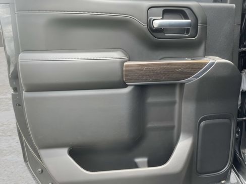 Used 2022 Chevrolet Silverado 1500 RST AWD/4WD image 12