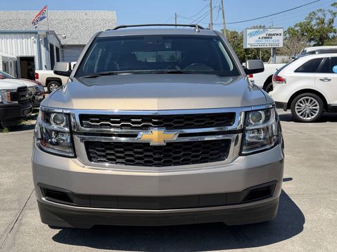 Used 2019 Chevrolet Suburban LT image 3