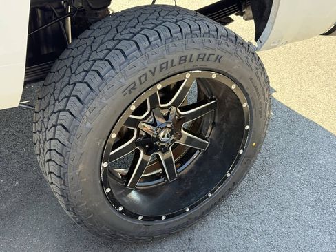 Used 2016 Chevrolet Silverado 2500 LT AWD/4WD image 10