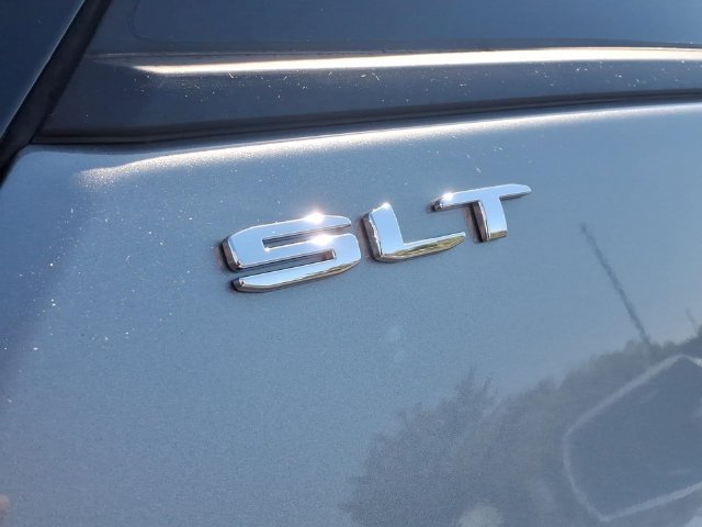 Used 2024 GMC Terrain SLT FWD image 22
