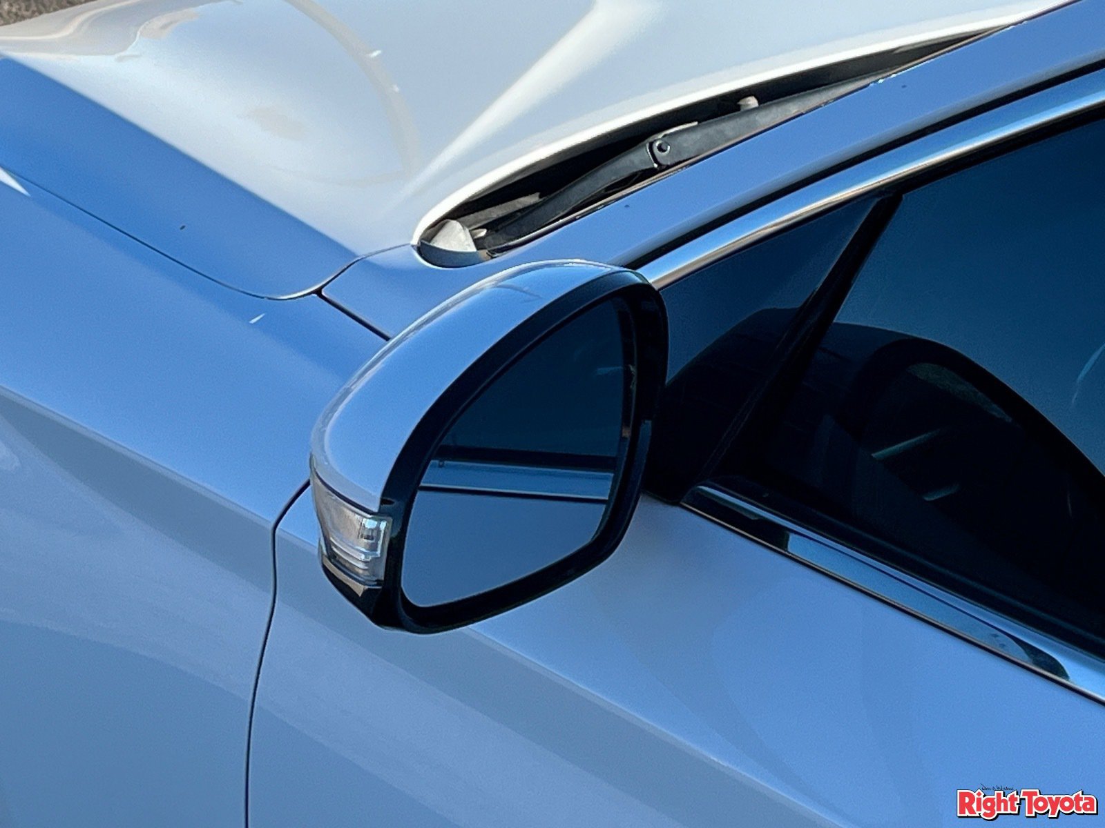 Used 2022 Genesis G70 2.0T RWD image 9