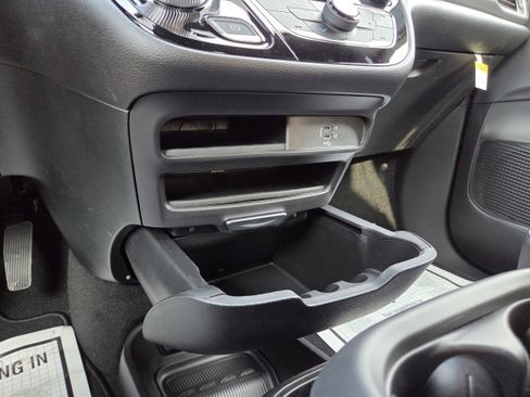 New 2026 Chrysler Voyager LX image 31