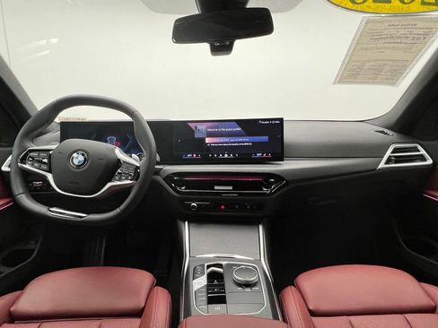 Certified 2025 BMW 330i Sedan image 10