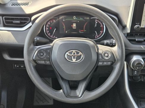 Used 2025 Toyota RAV4 XLE FWD image 15