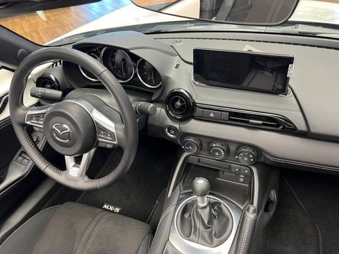 New 2025 MAZDA MX-5 Miata Club image 28