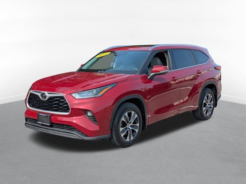 Used 2021 Toyota Highlander XLE image 5