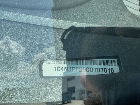 Used 2012 Jeep Patriot Latitude w/ Altitude Pkg FWD image 16