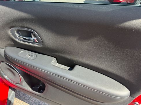 Used 2016 Honda HR-V EX image 16