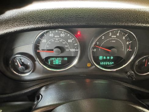 Used 2015 Jeep Wrangler Unlimited Sahara w/ Dual Top Group AWD/4WD image 13