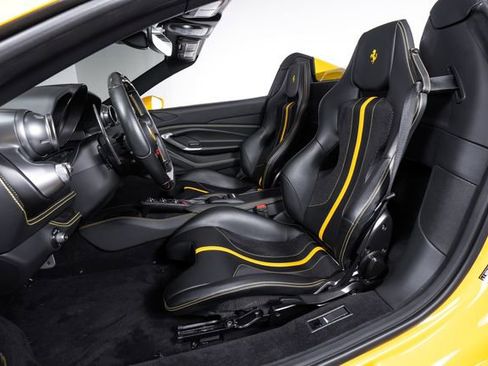 Certified 2021 Ferrari F8 Tributo image 4