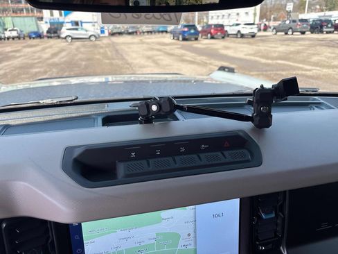 Used 2022 Ford Bronco Wildtrak image 20