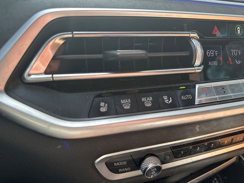 Used 2019 BMW X5 xDrive40i w/ Executive Package image 13