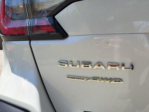 Used 2025 Subaru Outback Premium AWD/4WD image 12