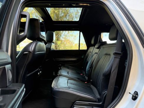 Used 2019 Ford Expedition Limited image 39