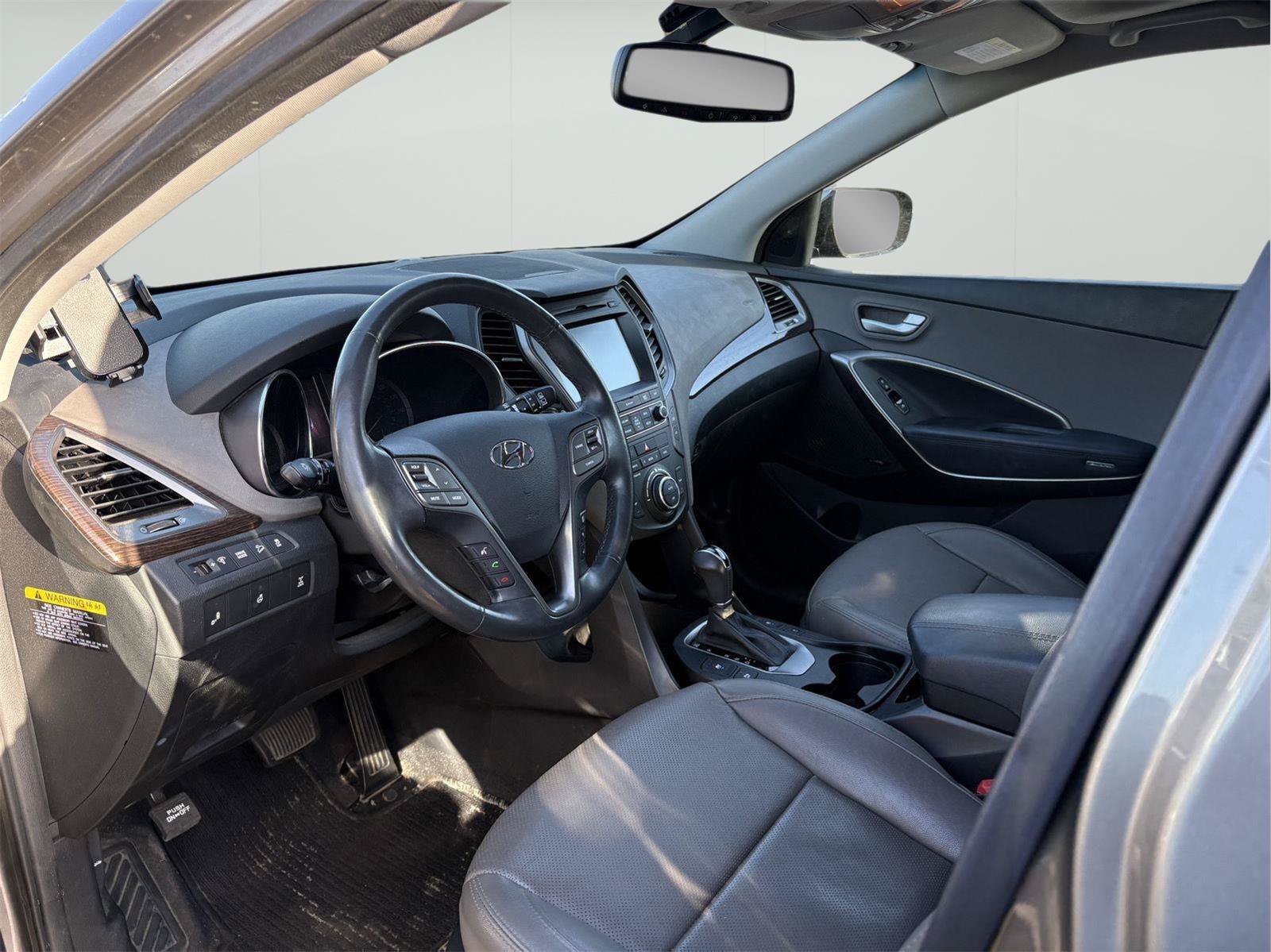 Used 2017 Hyundai Santa Fe Sport w/ 2.4L Tech Package 04 AWD/4WD image 12