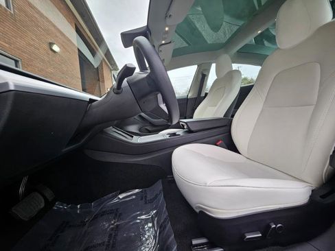 Used 2023 Tesla Model 3 Standard Range image 28