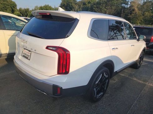 Used 2025 Kia Telluride S FWD image 2