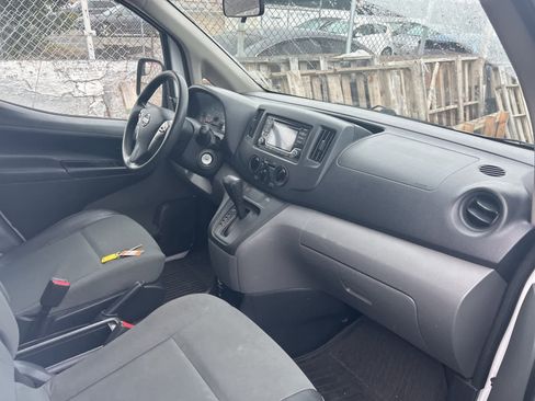 Used 2018 Nissan NV200 S w/ Cruise Control Package image 4