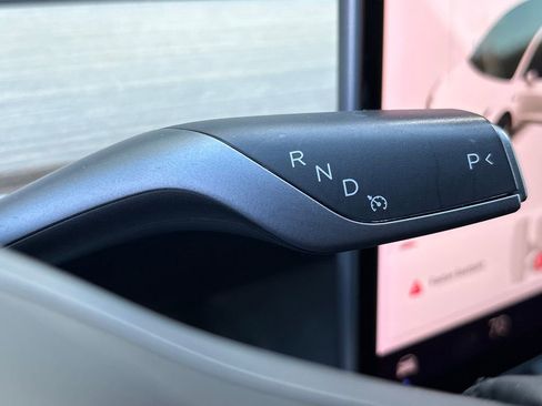 Used 2021 Tesla Model 3 Standard Range Plus image 28