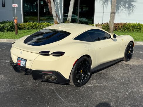 Used 2022 Ferrari Roma RWD image 21