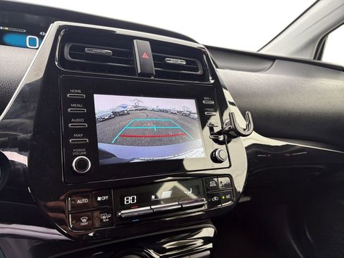Used 2020 Toyota Prius LE image 30