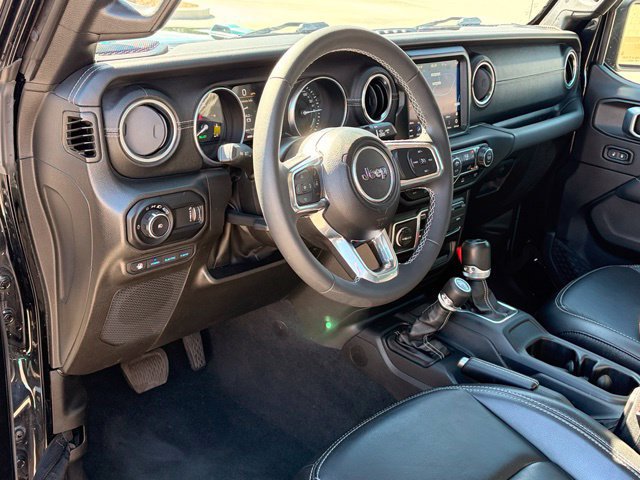 Used 2023 Jeep Wrangler Unlimited Sahara AWD/4WD image 13