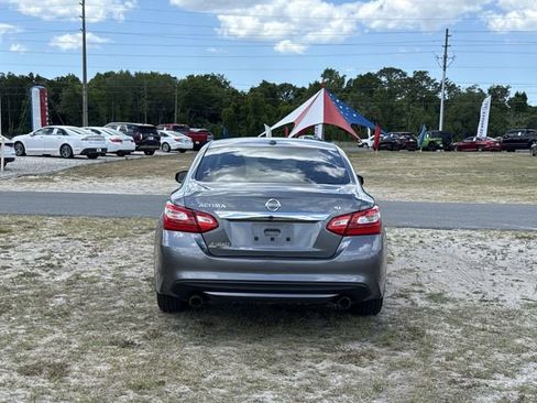 Used 2016 Nissan Altima 2.5 SL w/ 2.5 Technology Package FWD image 8