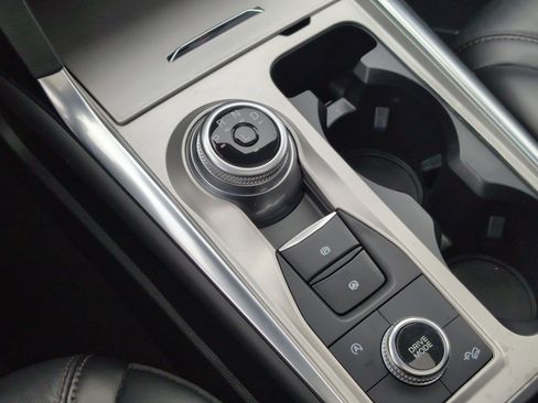 Used 2023 Ford Explorer Platinum w/ Technology Package image 25