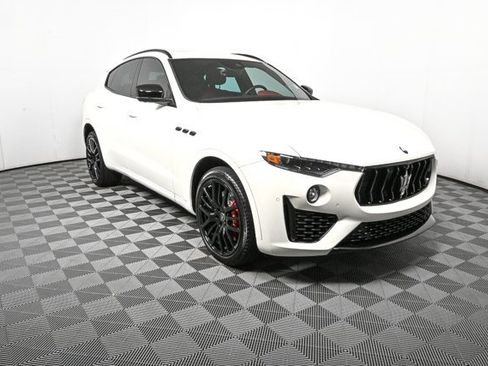 Used 2023 Maserati Levante Modena image 6