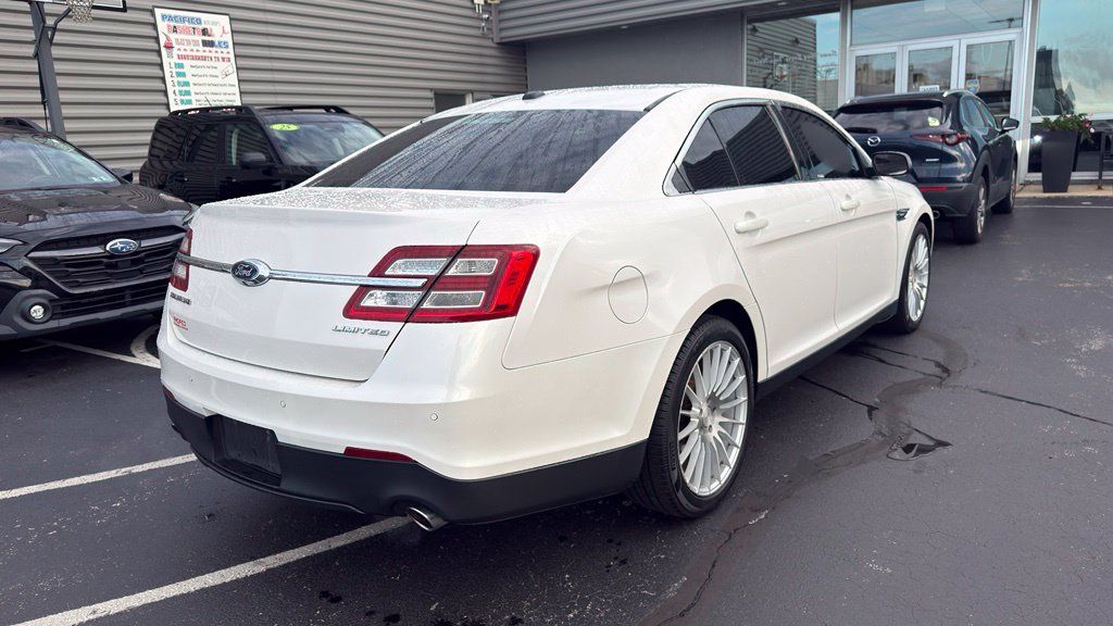 Used 2019 Ford Taurus Limited FWD image 5