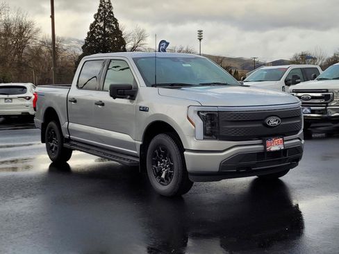 New 2025 Ford F150 Lightning XLT image 3