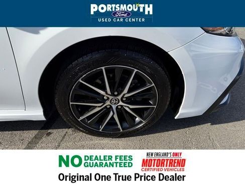 Used 2024 Toyota Camry SE image 27