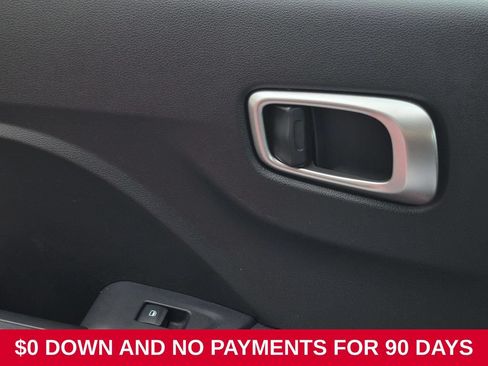 Used 2025 Hyundai Venue SEL FWD image 26