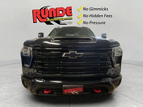 Used 2025 Chevrolet Silverado 2500 LTZ w/ LTZ Plus Package AWD/4WD image 4