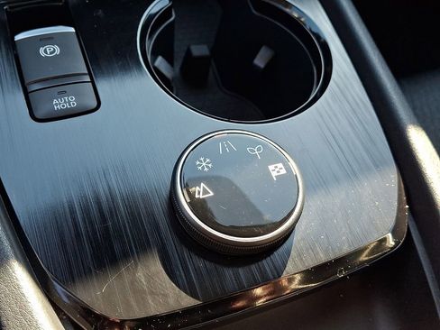 Used 2024 Nissan Rogue SV image 23