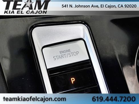 Used 2024 Volkswagen Atlas Cross Sport SE FWD image 28