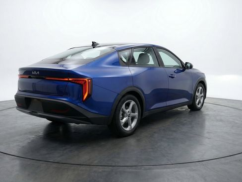 Used 2025 Kia K4 LXS image 7