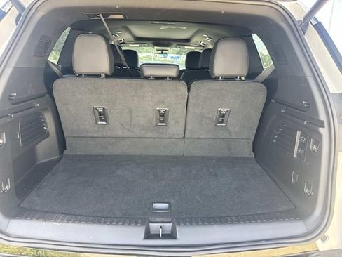 Used 2025 GMC Acadia Denali w/ Super Cruise Package FWD image 12