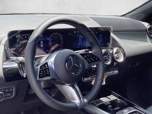 New 2025 Mercedes-Benz GLA 250 GLA 250 image 3