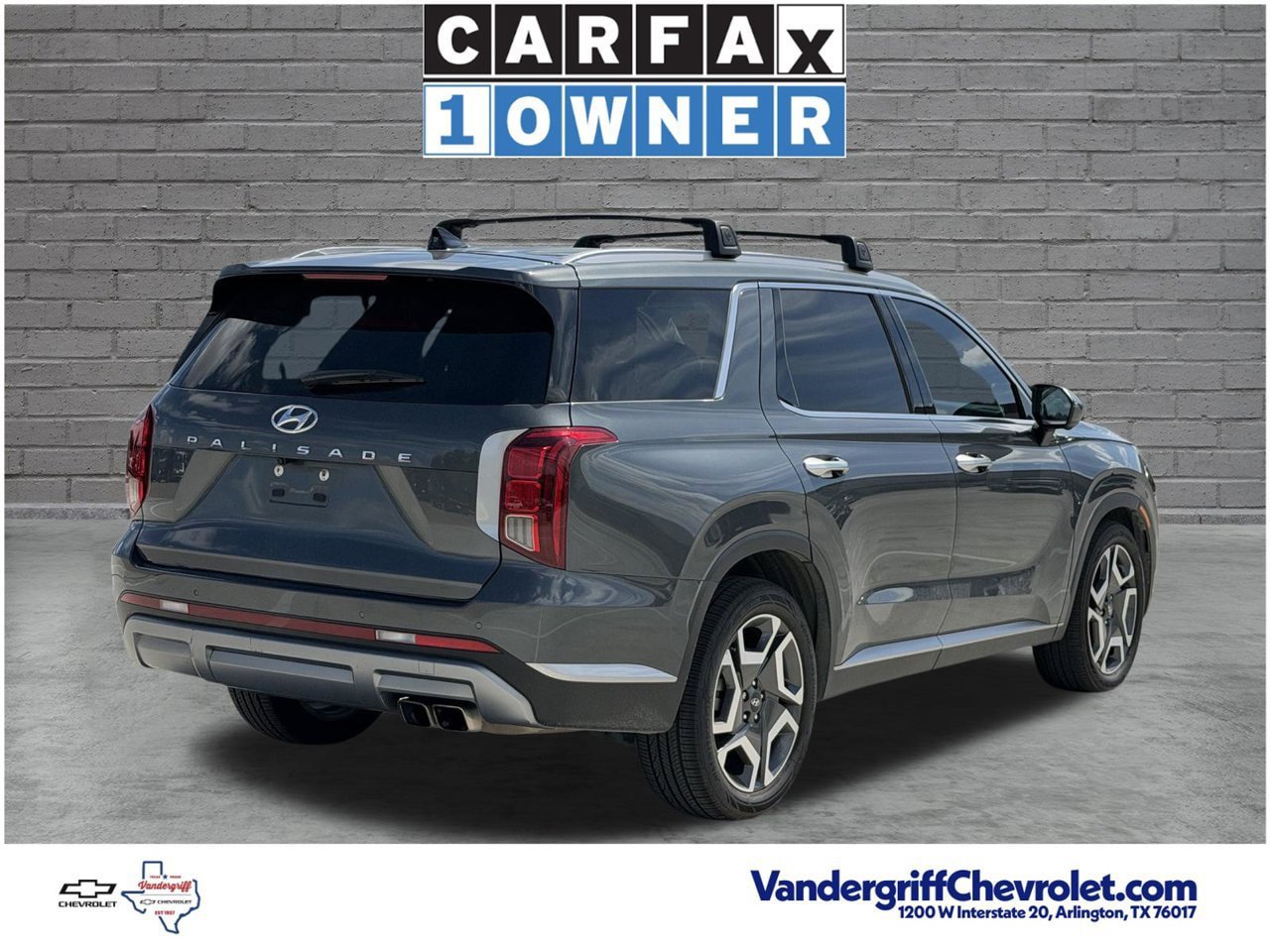 Used 2023 Hyundai Palisade SEL FWD image 4