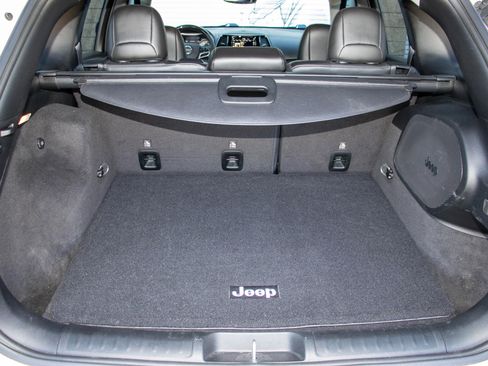 Used 2019 Jeep Cherokee Overland w/ Trailer Tow Group image 17