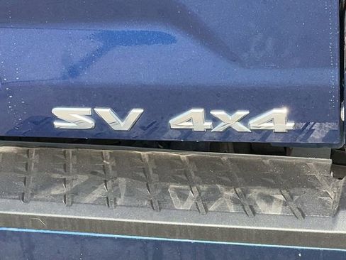 Used 2022 Nissan Titan SV image 10