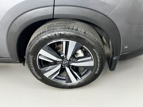 Used 2024 Nissan Rogue SL w/ SL Premium Package FWD image 11