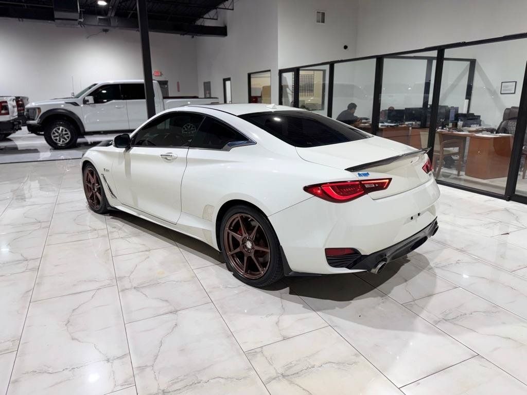 Used 2017 INFINITI Q60 Red Sport 400 RWD image 8