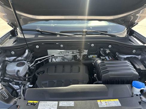 Used 2024 Volkswagen Atlas Cross Sport SE FWD image 14