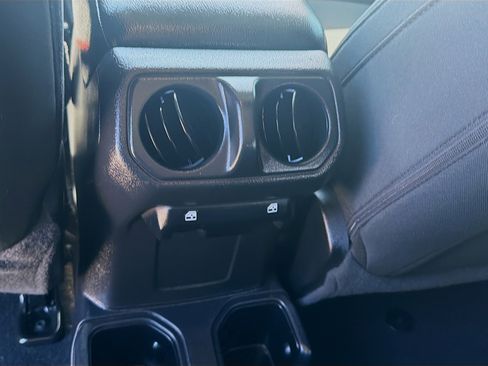 Used 2021 Jeep Wrangler Unlimited Sport image 22