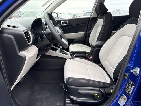 New 2026 Hyundai Venue SEL image 9