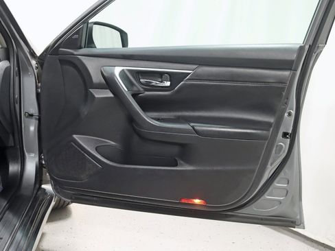 Used 2017 Nissan Altima 2.5 SL w/ Moonroof Package image 30