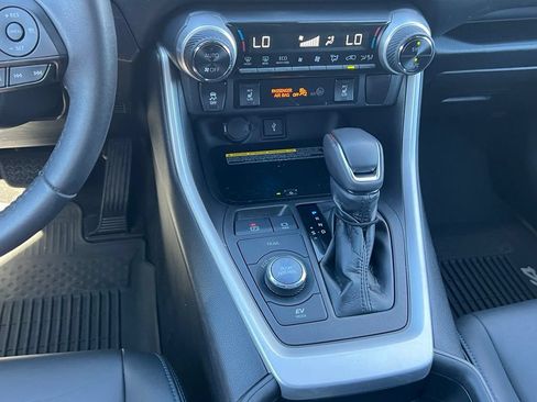 Certified 2020 Toyota RAV4 XSE AWD/4WD image 21