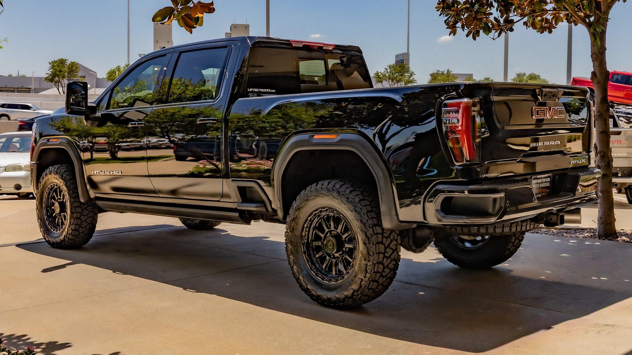 Used 2024 GMC Sierra 2500 AT4X AWD/4WD image 7